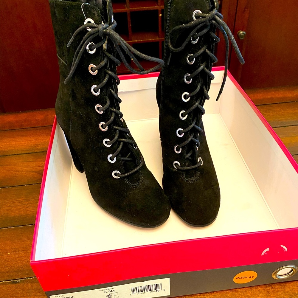 Vince Camuto Teisha Black Suede Boot. New. 6.5M